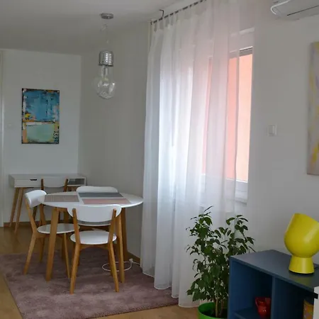Fly Inn Velika Gorica Exterior photo